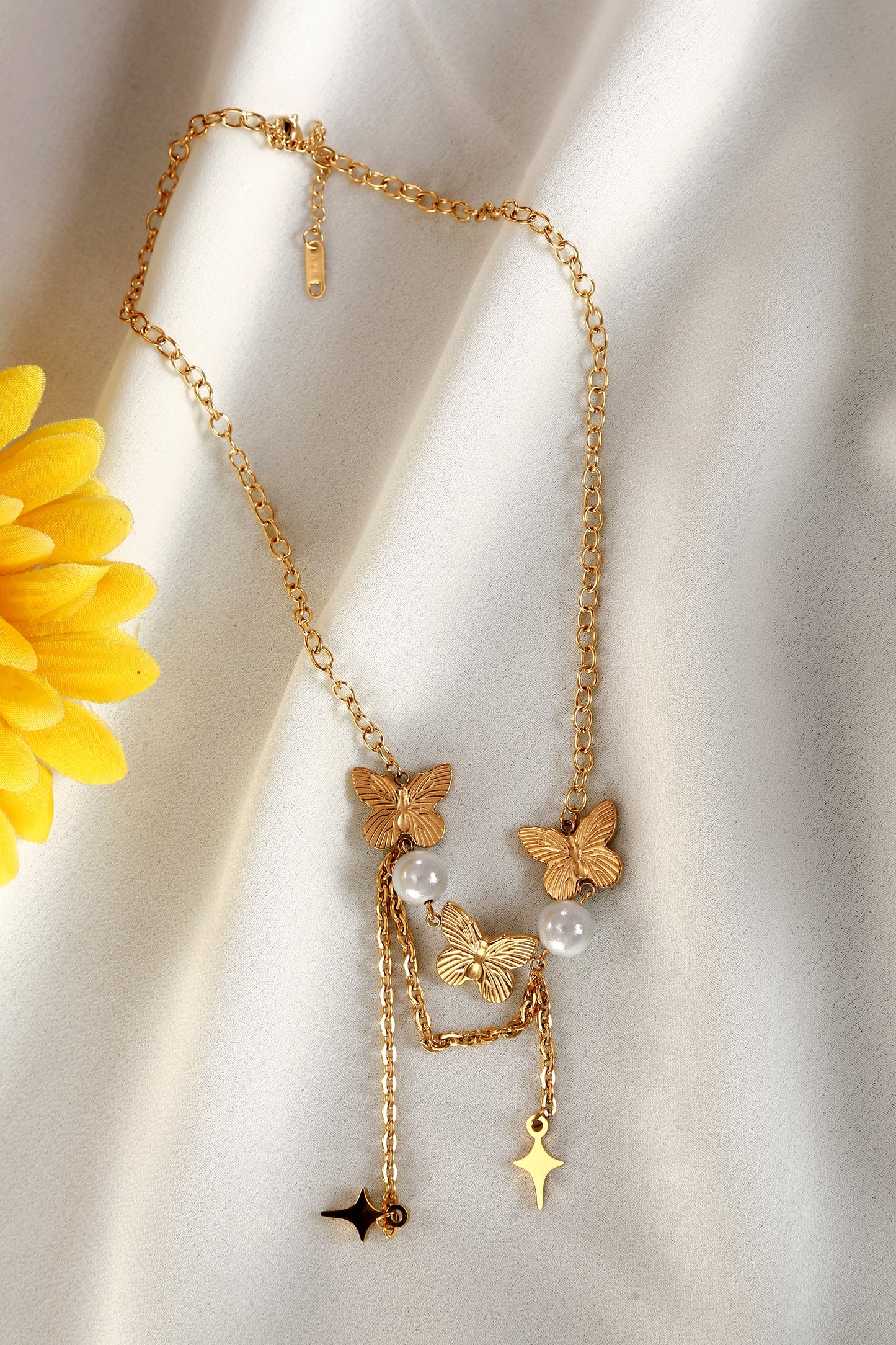 Celestial Bloom Butterfly Necklace – Gold Luxe Edition