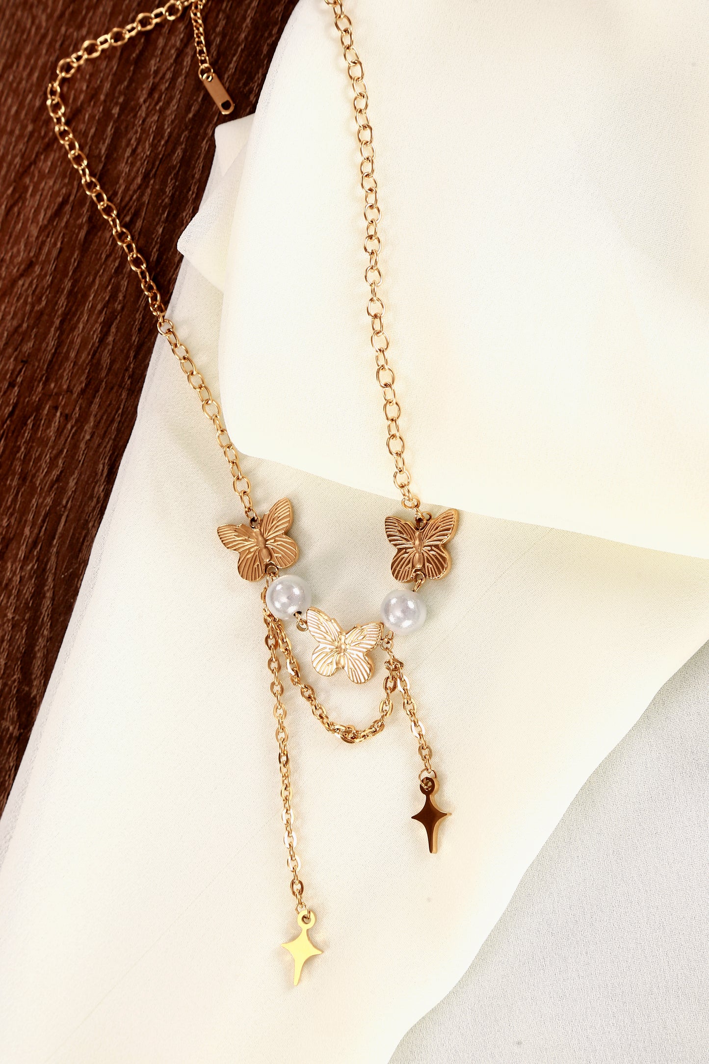 Celestial Bloom Butterfly Necklace – Gold Luxe Edition