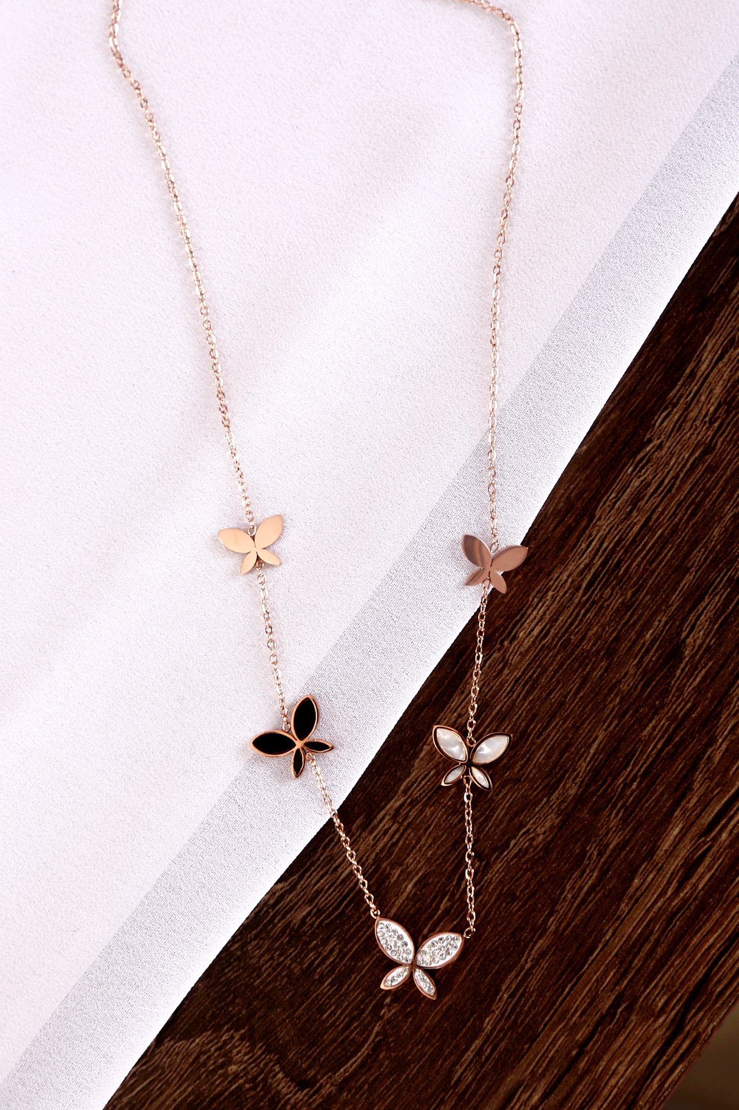 Elegant Butterfly Charm Necklace – Rose Gold Plated